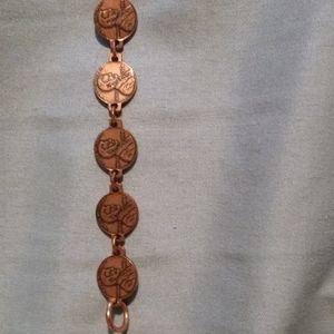 Vintage, penny copper bracelet from the 1940's worn 3 times..very sturdy..